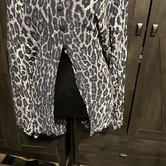 Leopard Print Button-Up Blouse - Picture 2 of 6
